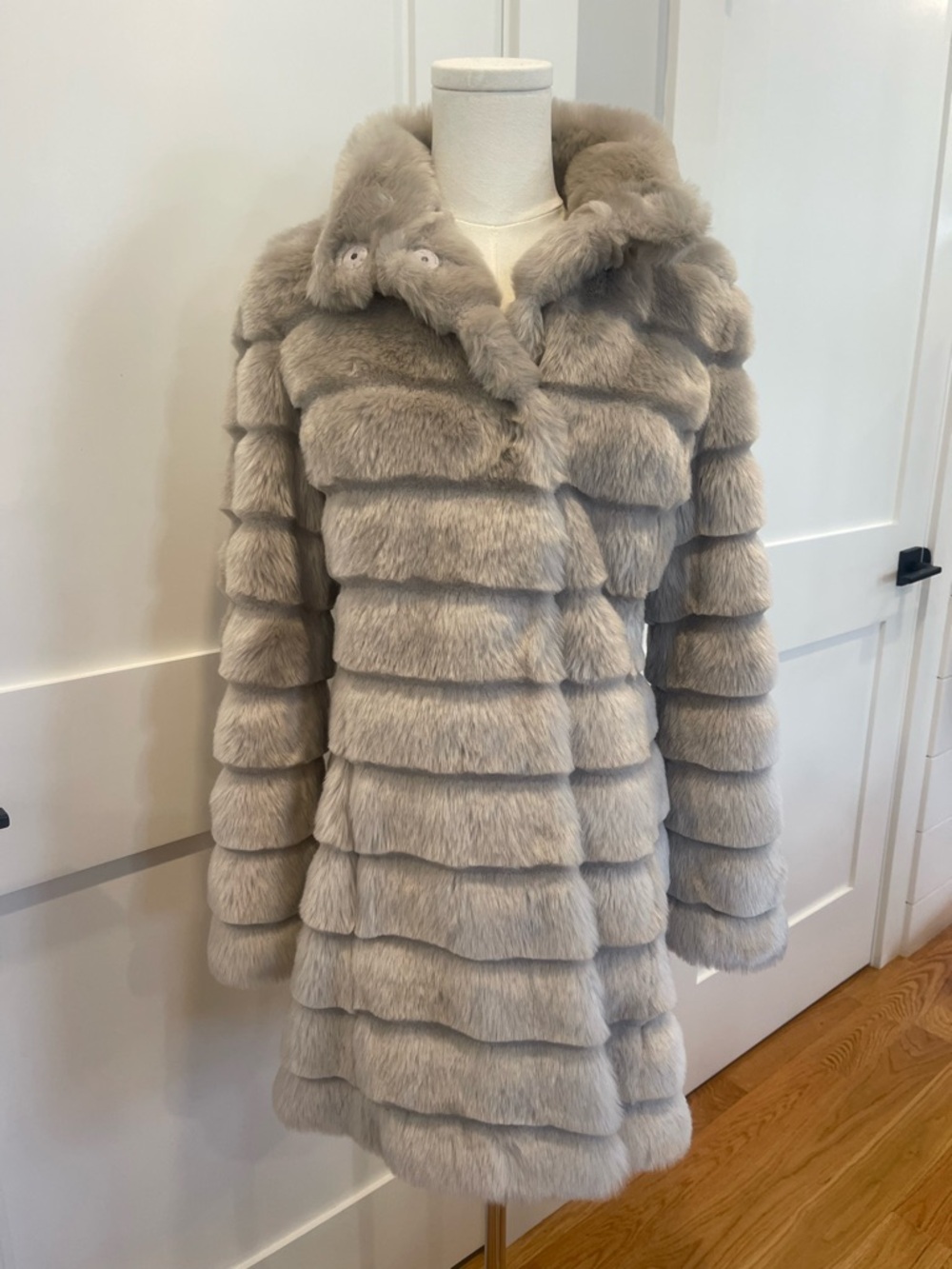 Light Gray Faux Fur Coat | XS | Like New